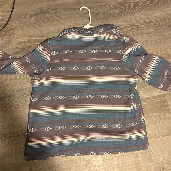 Button Up - Picture 4 of 5